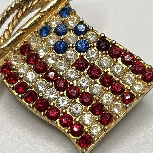 Vintage Rafaelian Usa Flag Rhinestone Brooch Rin Patriotic Flag Gold Tone - Picture 4 of 8
